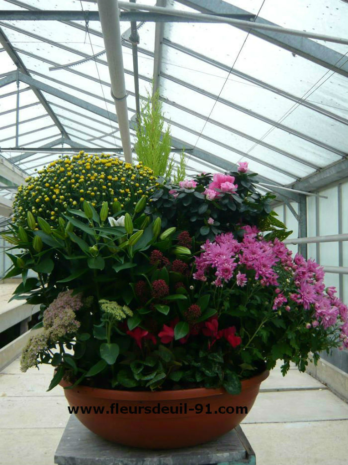 Livraison funérarium d`Arpajon coupe de plantes deuil